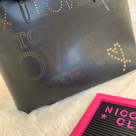 SOLDVictoria’s Secret bag - Picture 3 of 3